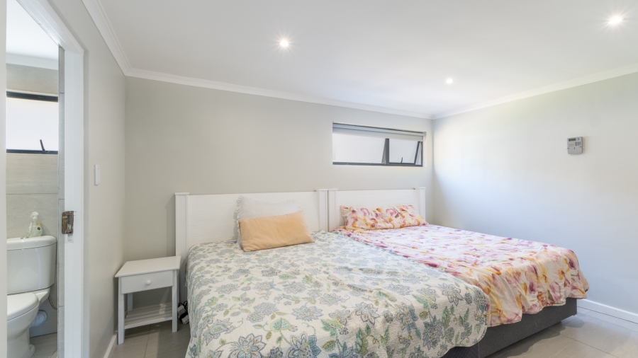 5 Bedroom Property for Sale in Calypso Beach Western Cape